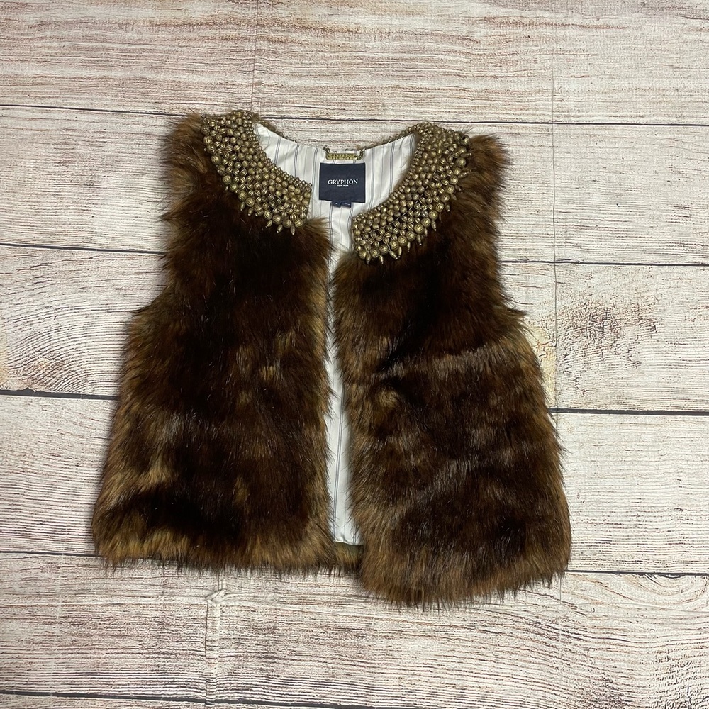 😍 Gryphon Faux fur vest lined beading around neck size Small
